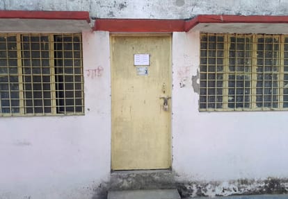 Now video is being made while opening the seal of the body bag