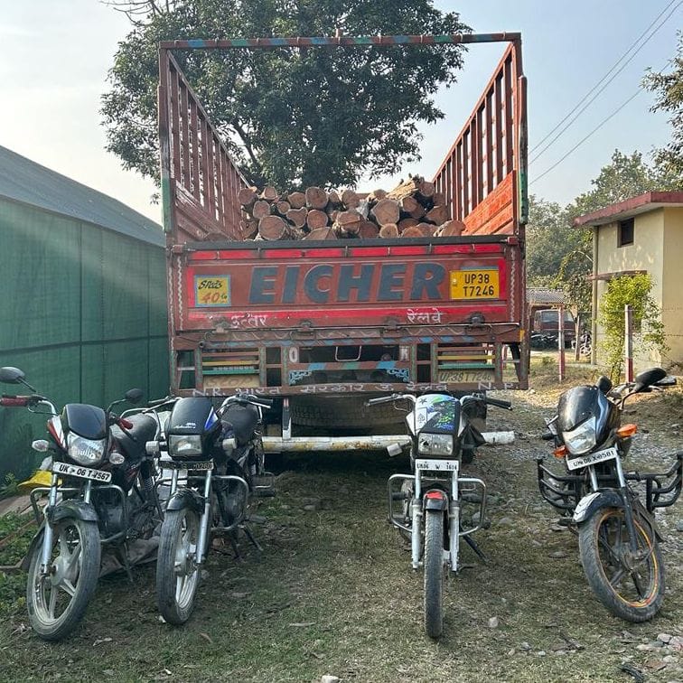 83 gilts of cut Khair recovered from Bhakra range