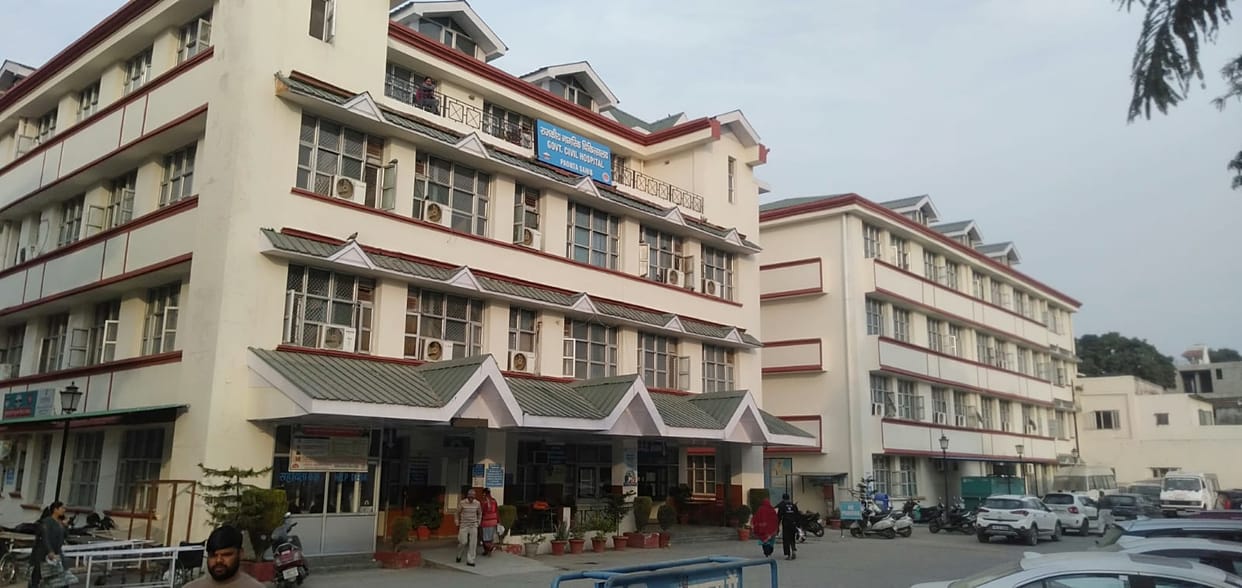 52 post vacant of staff nurse and four category