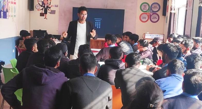 Taught students the technique of becoming successful entrepreneurs