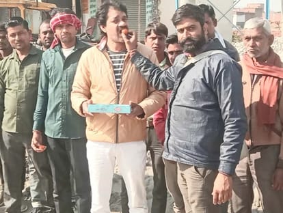 Budaun News: मध्य प्रदेश में मोहन यादव के शपथ लेने पर बांटी मिठाई Sweets distributed after Mohan Yadav took oath in Madhya Pradesh