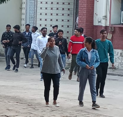 497 students took the exam in graduation, 13 were absent