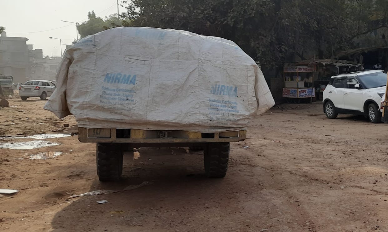 Vehicles running on the road without reflectors are becoming the cause of accidents.