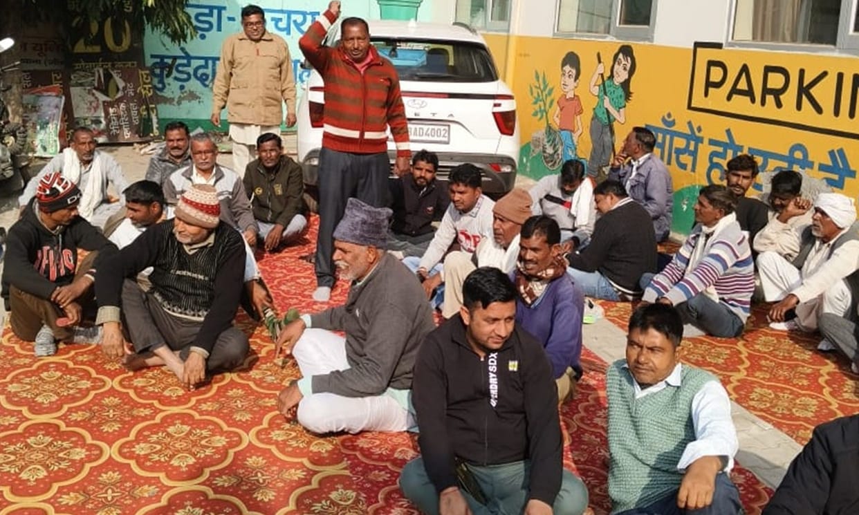Sanitation workers' strike continues for the second day