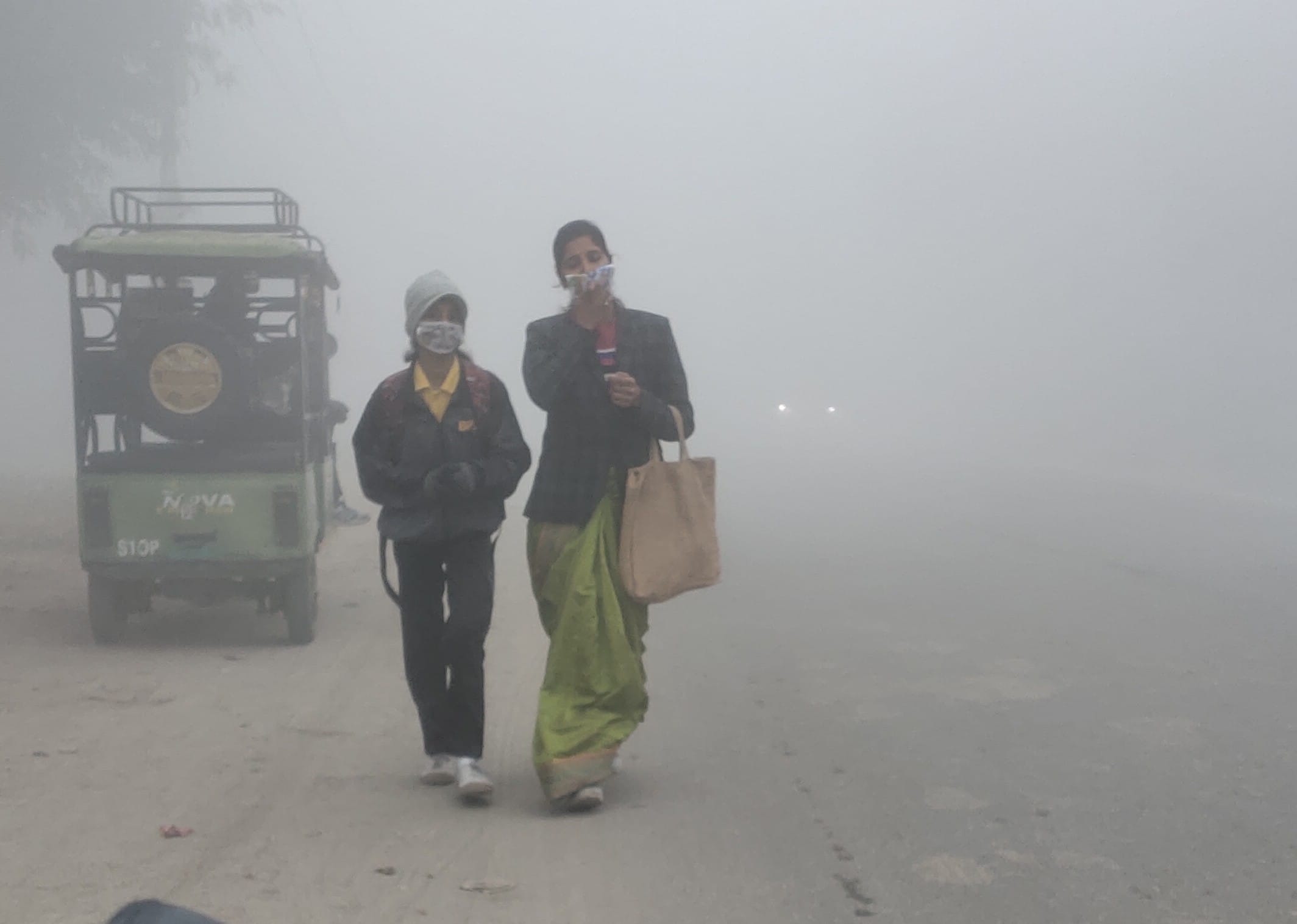 Fog slowed down the speed of vehicles