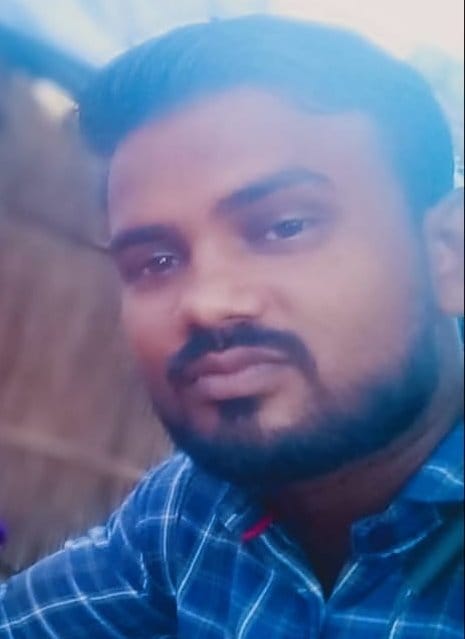 Uncontrolled bike collides with tree, young man dies, friend injured