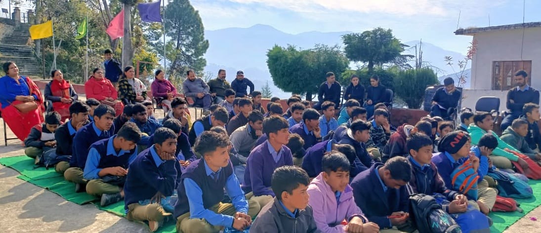 Vijay Diwas celebrated with pomp in schools