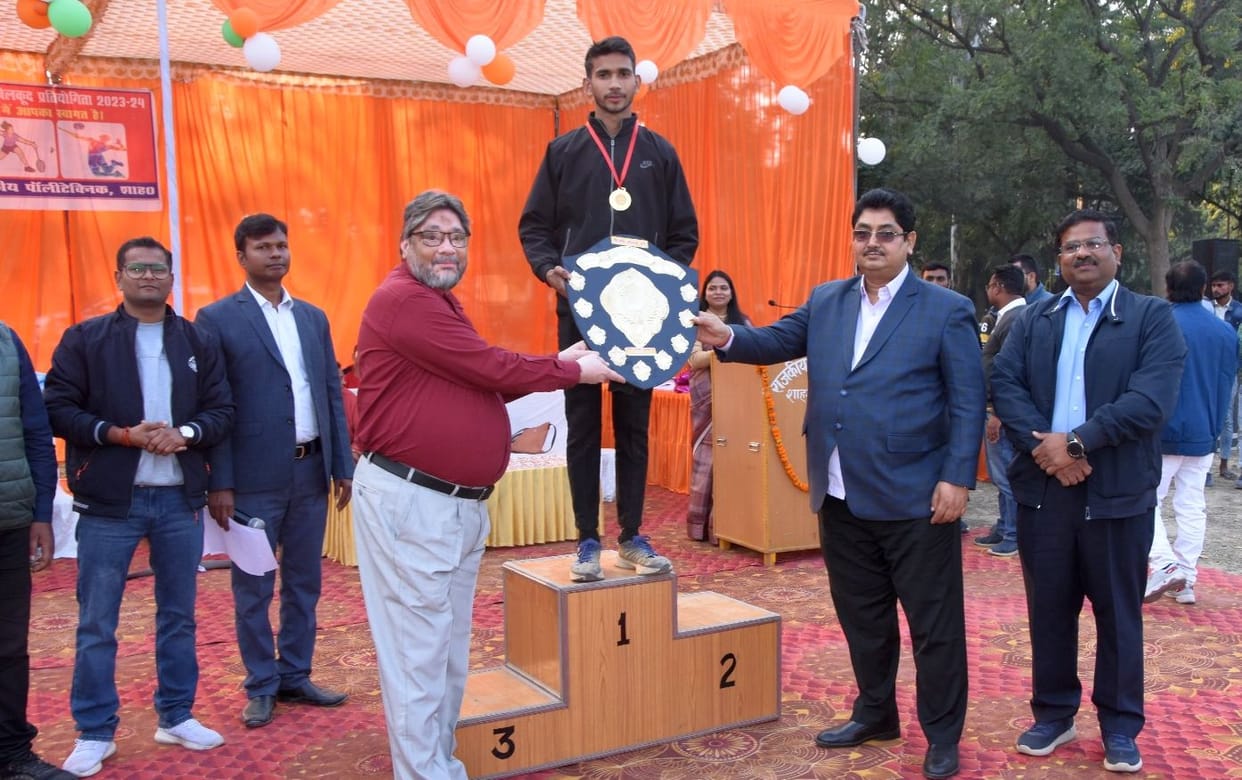 Akhilesh and Shivani were overall champions