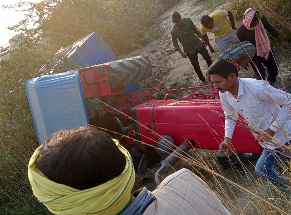Tractor overturns after driver becomes unconscious, two people killed