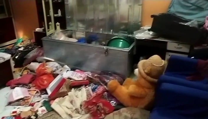 Thieves became active in Shikohabad stole lakhs from three places in a single night