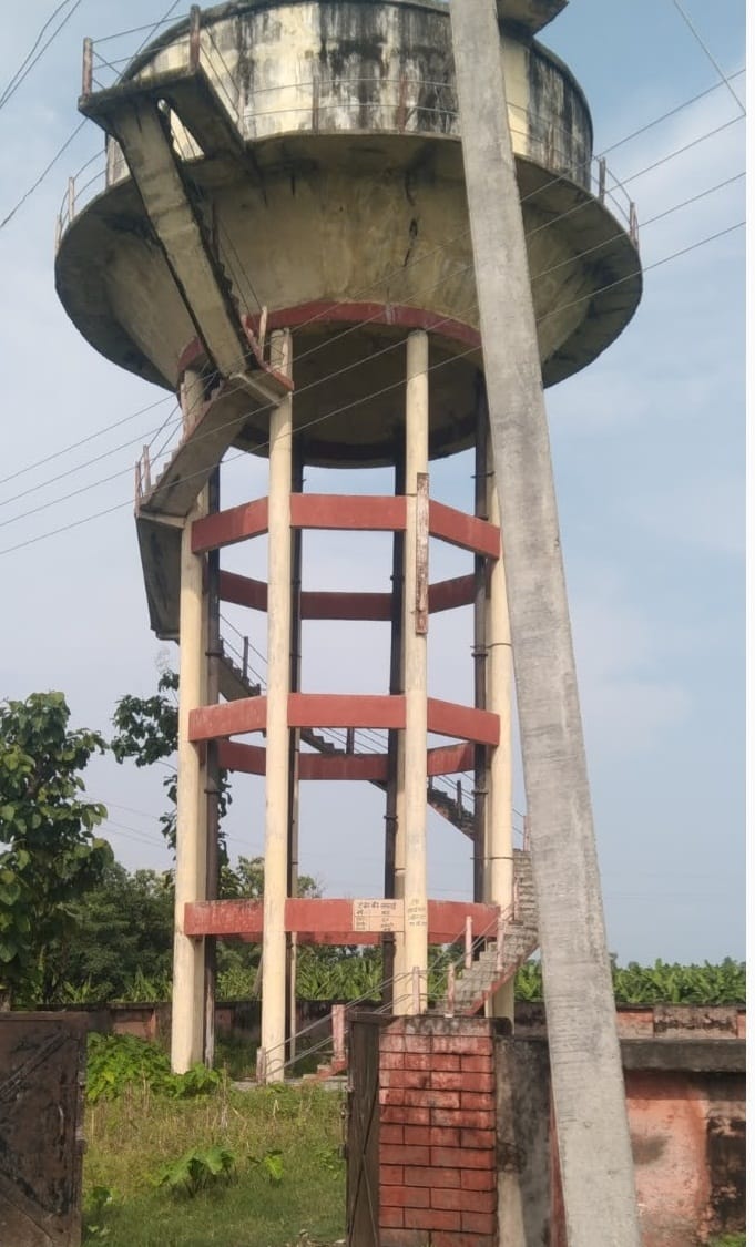 Pipe line lying broken for three years, supply halted