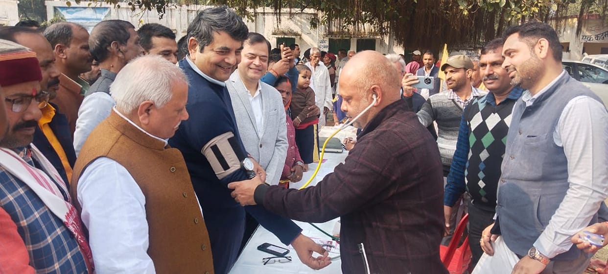 Health checkup of 2000 people was done in the camp