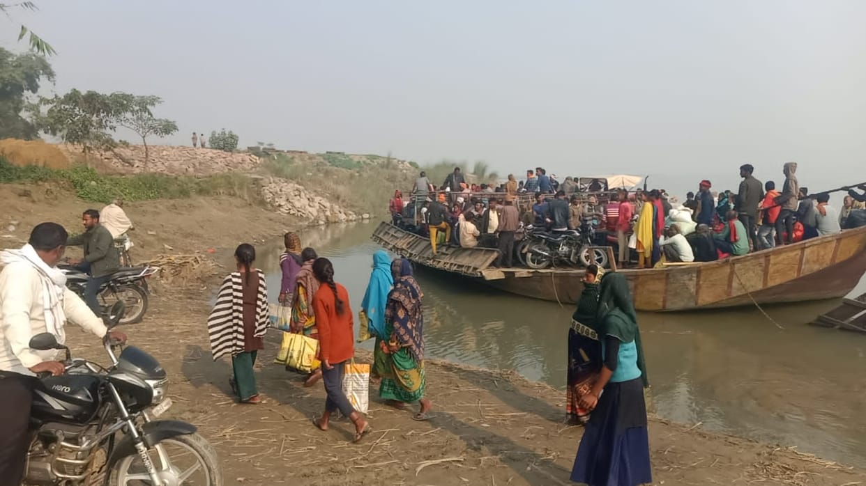 Due to lack of bridge on Gandak river, boat is the only support