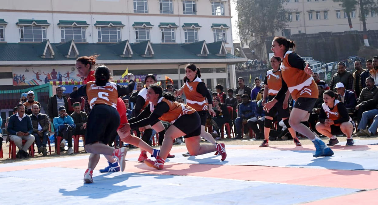Hamirpur team became all over champion