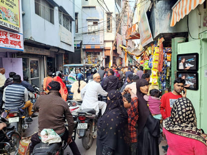 People were troubled by the jam at Bamba intersection in Bilsi.