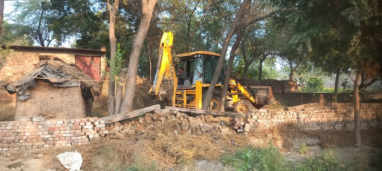 Illegal occupation of Pokhar of Kasimpur removed