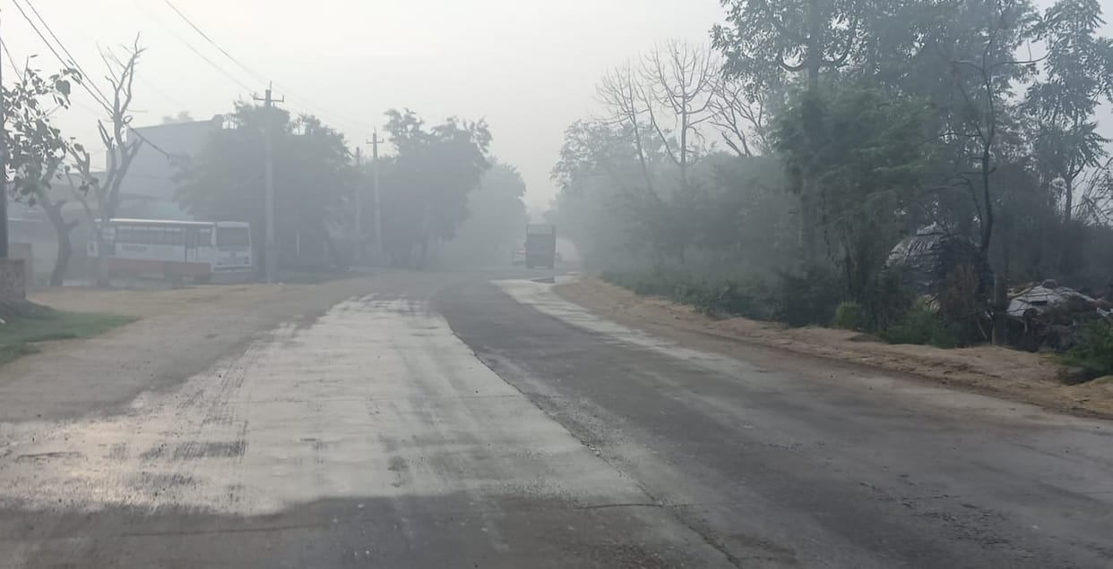 Delhi NCR Weather: There is fog in Delhi-NCR, the weather is cool due to light winds.