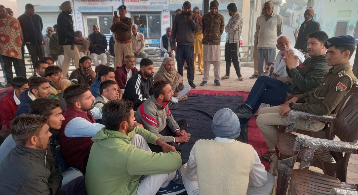 DSP said in the meeting - If there is any problem then tell me, villagers said - no work is done without money in tehsil