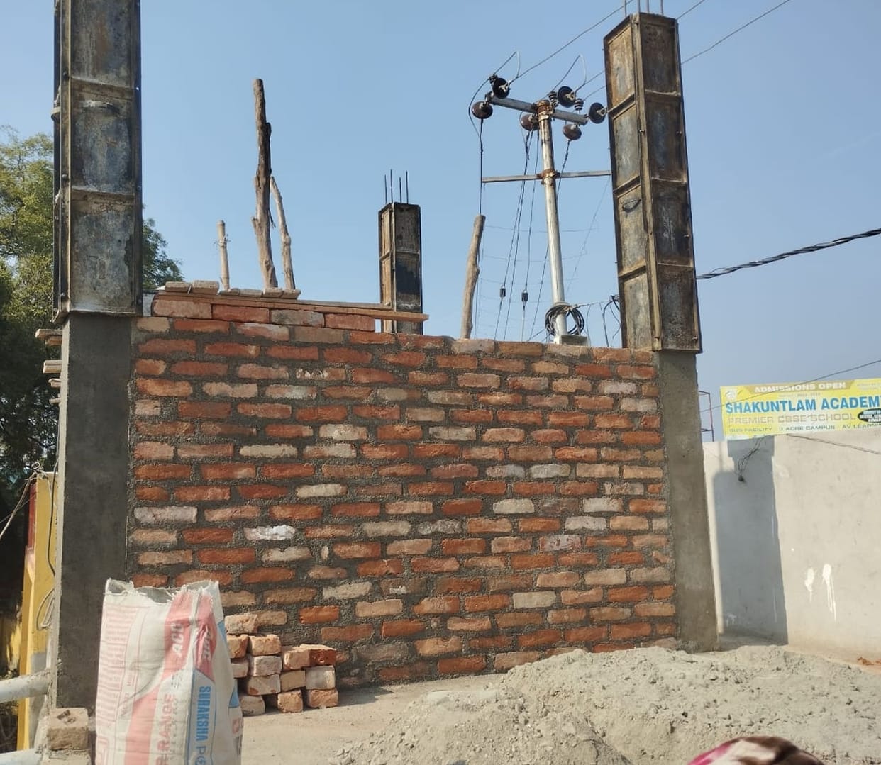 Ban on illegal construction in Indira Market