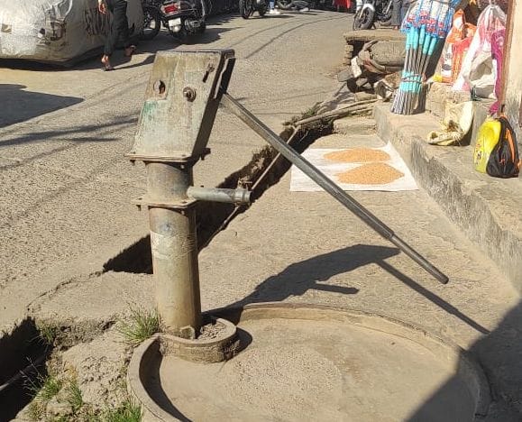 Demand to repair damaged hand pump