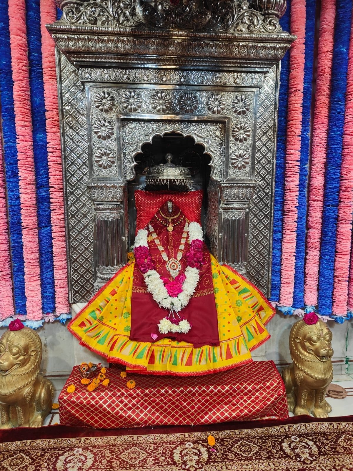 Lights of faith lit in Mata Bhimeshwari Devi temple