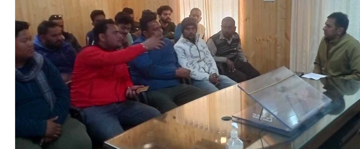 Mining extraction from Sharda did not take place in Tanakpur even for the second day.