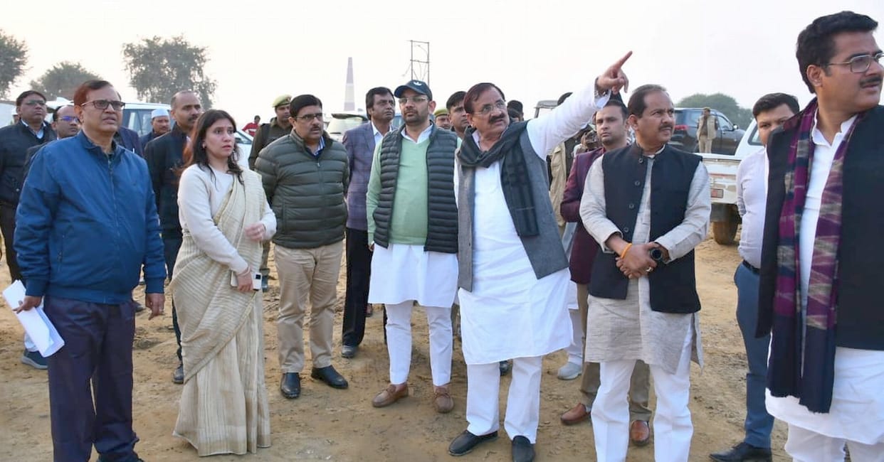Accelerate the construction of Ganga Expressway and Industrial Corridor