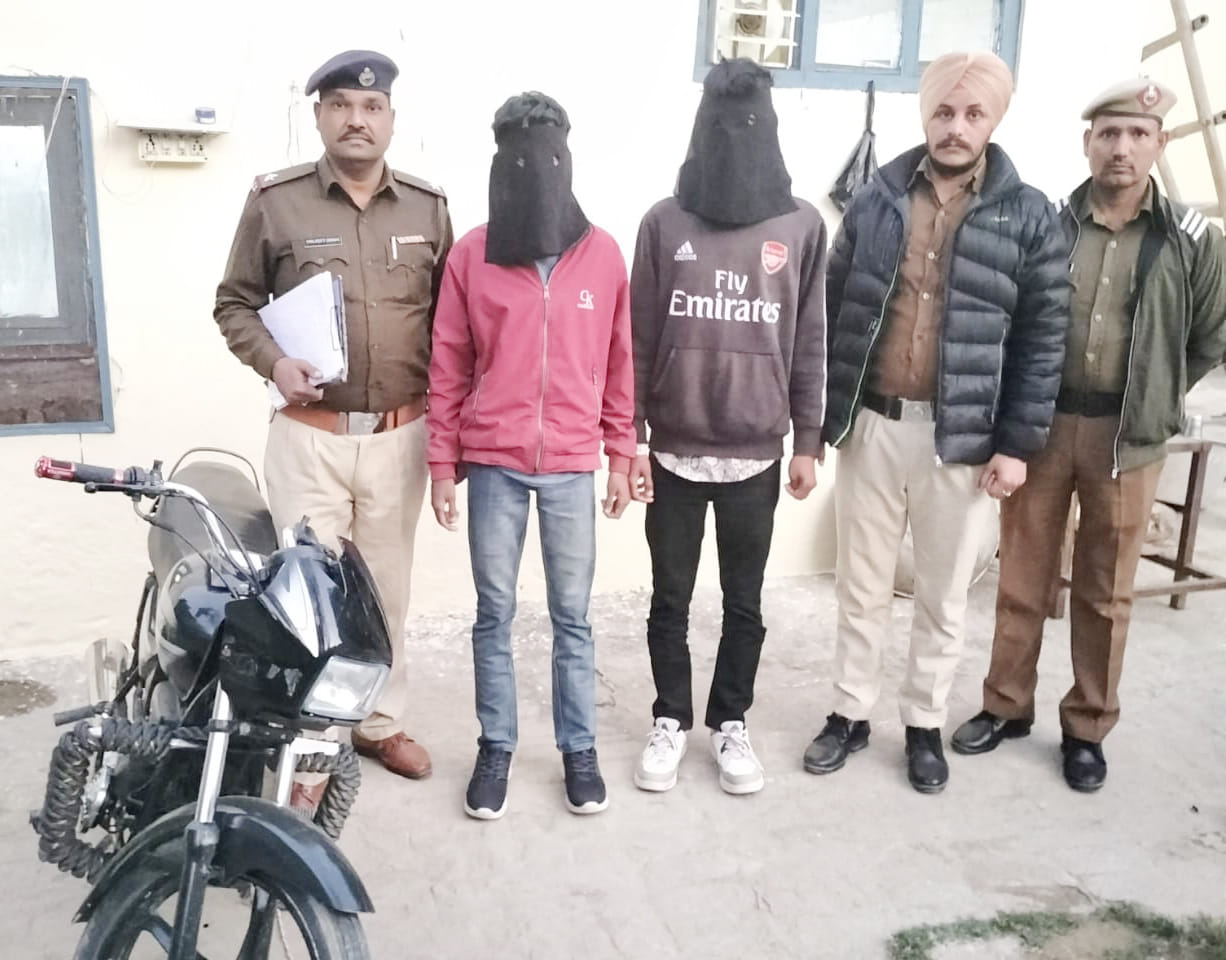 Two accused of demanding extortion of Rs 50 lakh by firing at a restaurant arrested