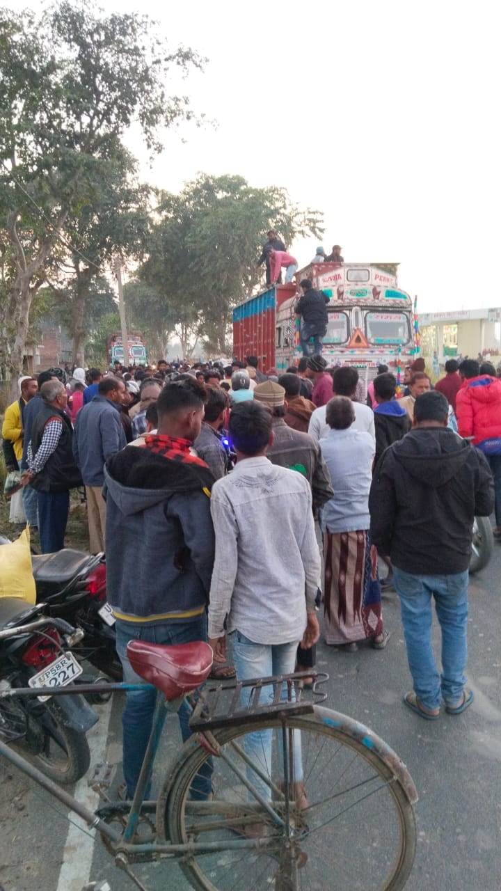 2 died in truck accident