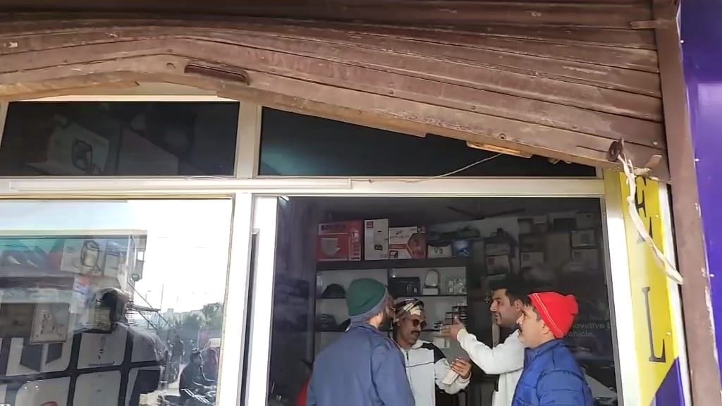 Theft in the shop by breaking the lock, accused caught in CCTV