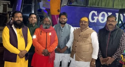 Group leaves for pilgrimage to 10 Jyotirlingas, Do Dham