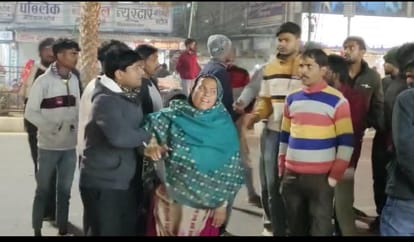 Gorakhpur News: मरीज की खरीद-फरोख्त करने वाले पांच एंबुलेंस माफिया पर लगा गैंगस्टर, जब्त होगी संपत्ति Gangster accused of five ambulance mafia for horse trading of patients