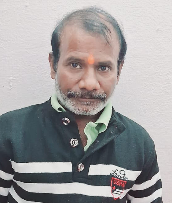 E-rickshaw driver dies due to collision with unknown vehicle on highway