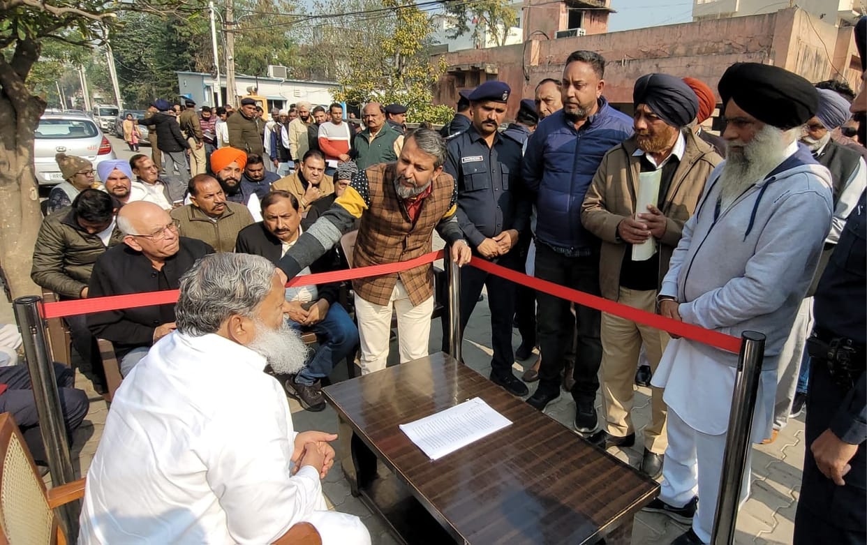 Home Minister Vij angry with the functioning of Karnal SP