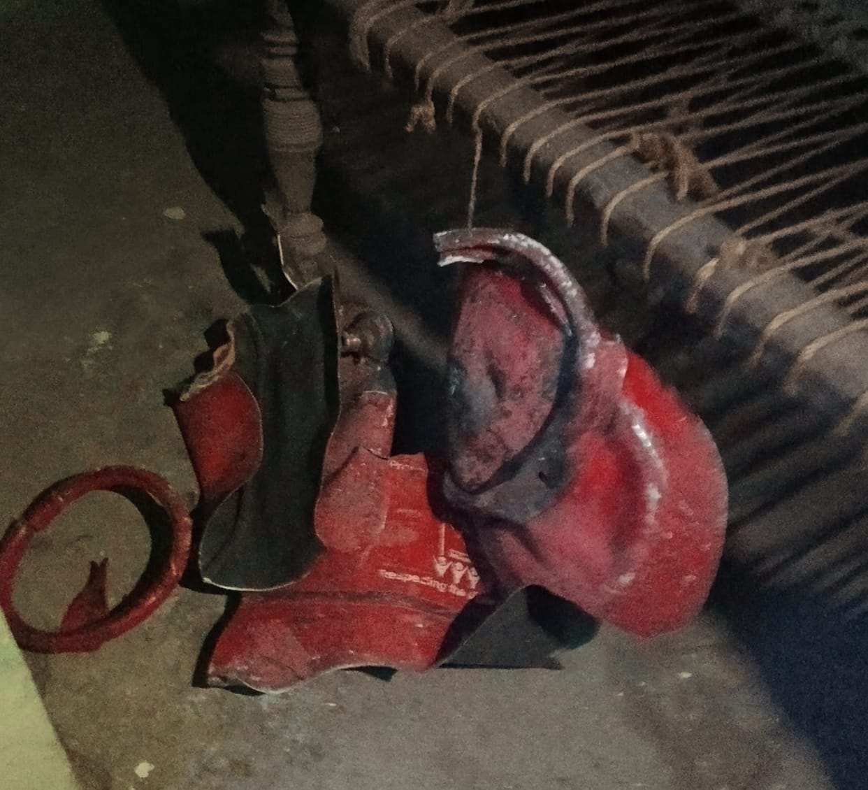 Cylinder kept in house explodes, linter falls