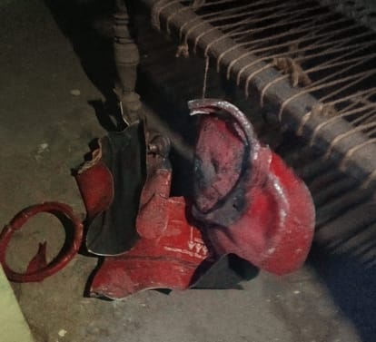 Pilibhit News: घर में रखे सिलिंडर में विस्फोट, लिंटर गिरा Cylinder kept in house explodes, linter falls