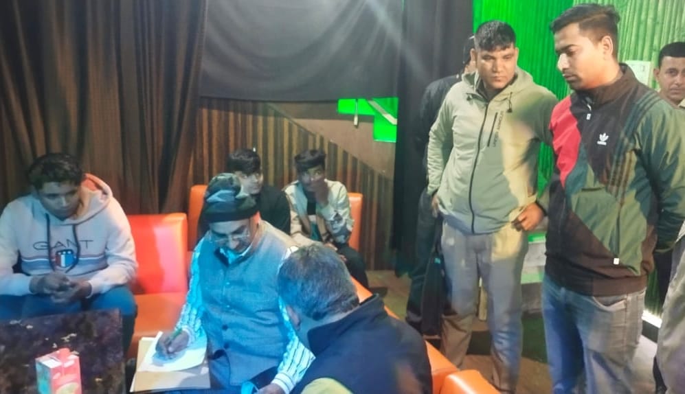 Chief Minister Flying Squad raid on hookah bar near Sheela Bypass