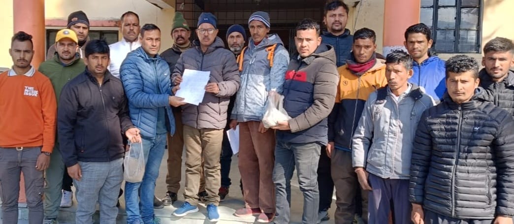 Villagers demand Tehsildar to investigate bridge construction