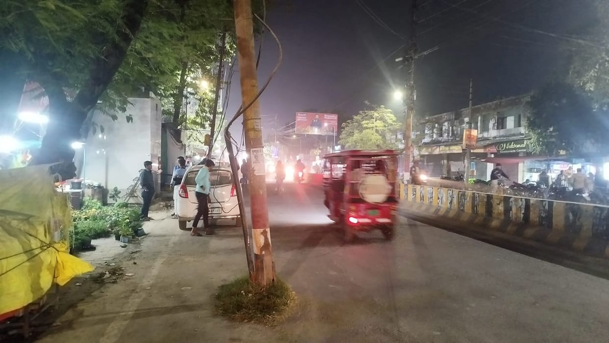 pole in road