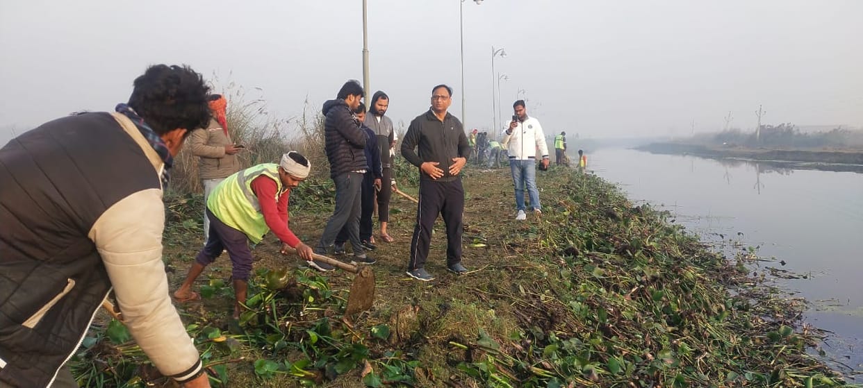 EO took stock of Hiranyavati river and pathway cleaning