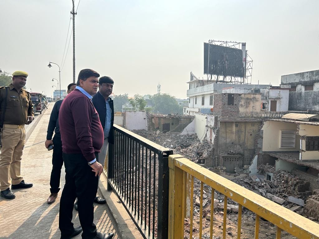 Instructions to complete the construction of bridge in Gorakhnath on