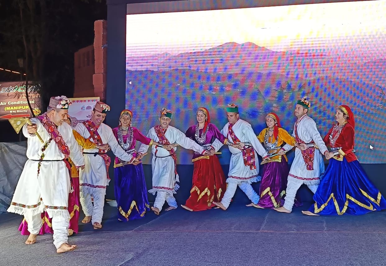 sirmauri artist presents programme in delhi haat