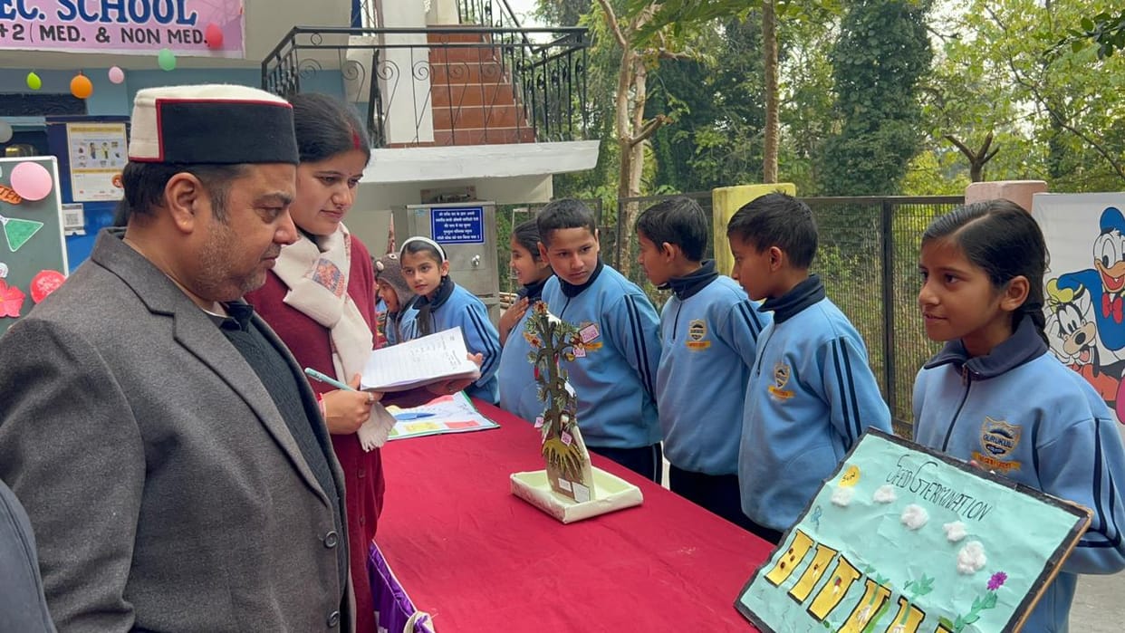 Science model exhibition organized in Gurukul Public School, Gandhi Chowk, Hamirpur.