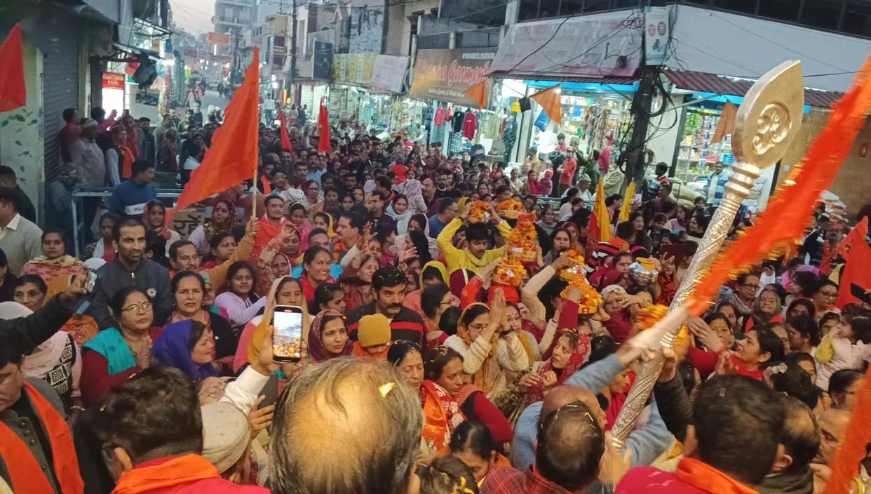 pujit akshat kalas yatra organised in ponta sahib