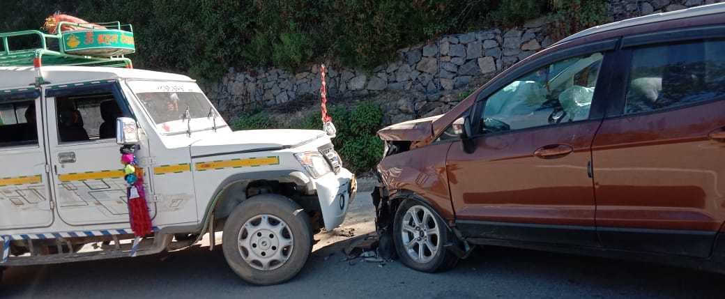 Car-jeep collision in Sukhidhang, seven injured