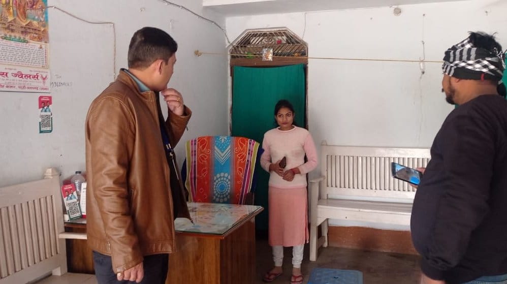 Three clinics without registration, one poly clinic, operator absconding