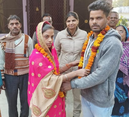 Girlfriend reached lover's house, police got the marriage done