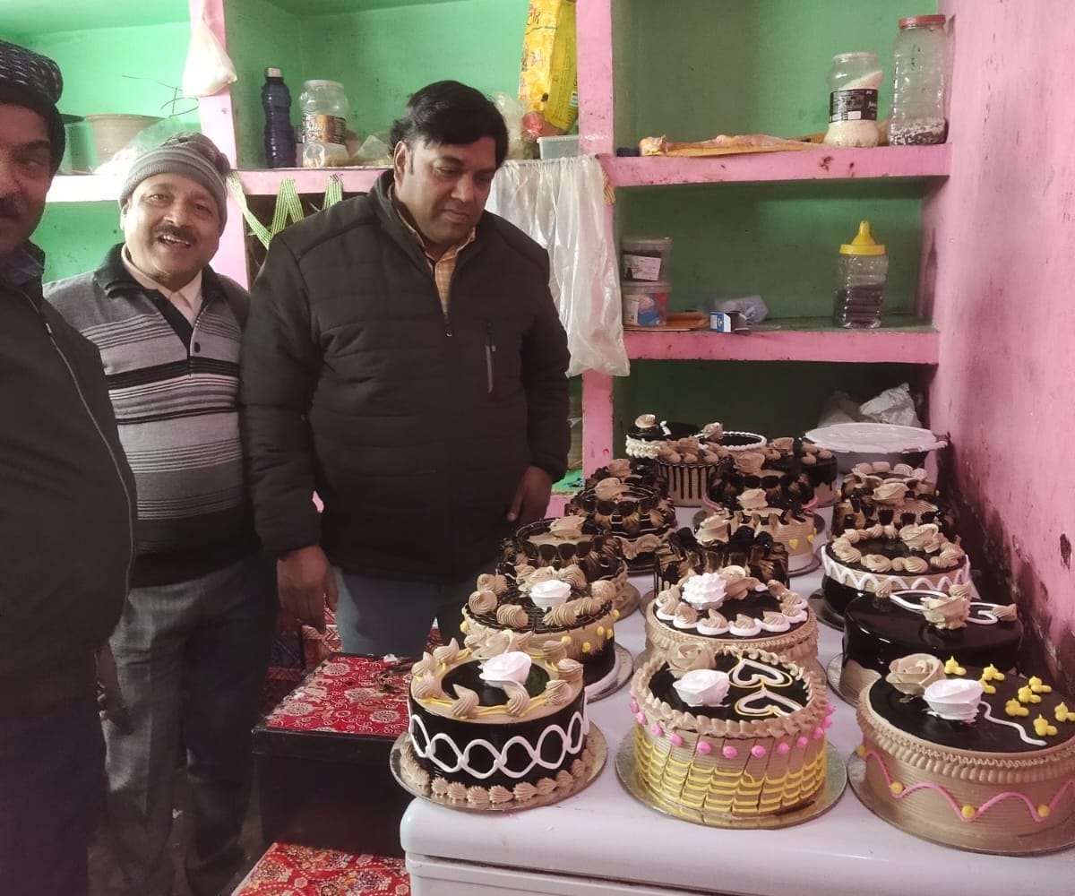 FDA team raided bakery, took cake samples