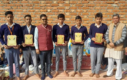 Students who participated in the examination were honored