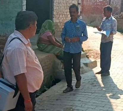 Honorarium of Rs 75... Polio workers carrying boxes along with medicines